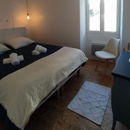 L'Audacieuse, Maison Atypique โอบุสซง ภายนอก รูปภาพ